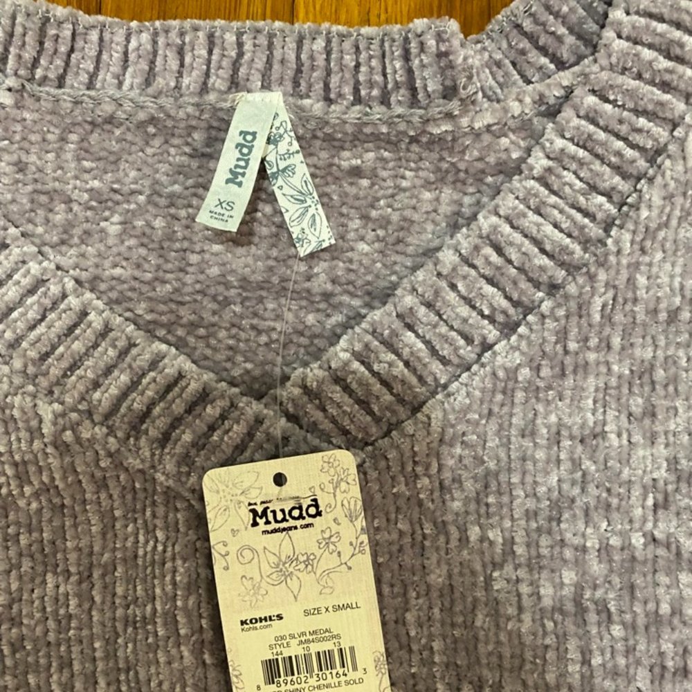 LAST CHANCE -NWT Mudd Silver Medal Chenille V-Neck Sweater XS
